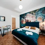 Les Precieuses Suites & Spa II